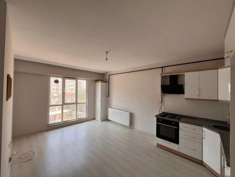 Kurtköy Lunaport Sitesinde Kapalı Otoparklı Kiralık 1+1 Daire